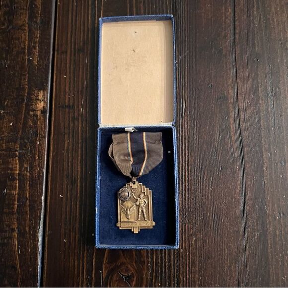 American Legion Medal Vintage - Picture 1 of 4